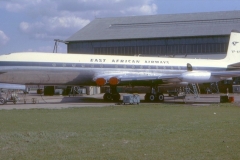 Early picture of the second Comet VP-KPK at Heathrow) via John Evanich